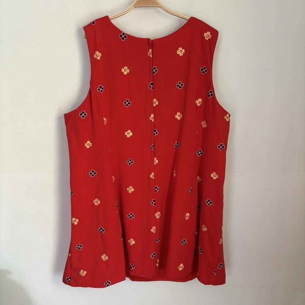 Modcloth Mid-Century Muse Shift Dress Red Embroidered Flowers 4X Retro - Picture 6 of 8